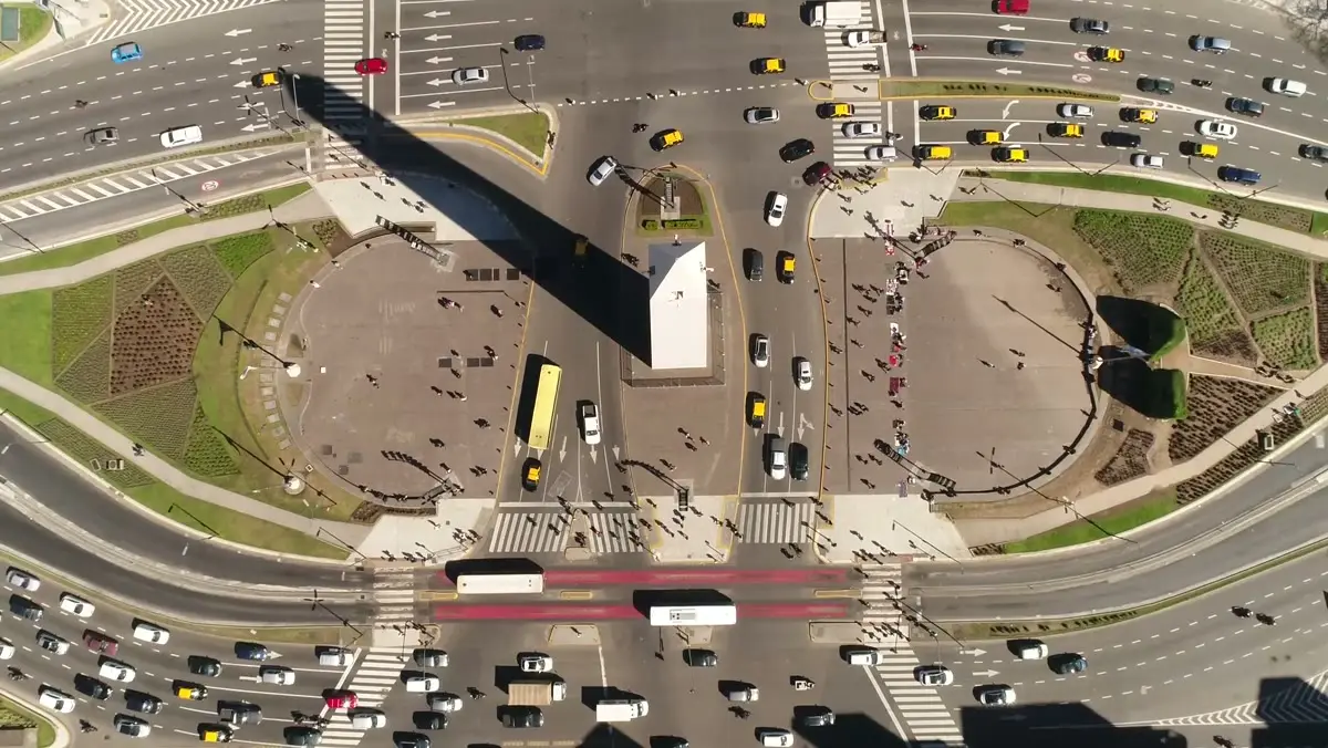 Traffic from above, vehicles and lanes to be labeled
